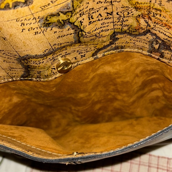 Patricia Nash European Map 13” x 10” x 5”leather adjustable strap crossbody bag - Picture 8 of 13